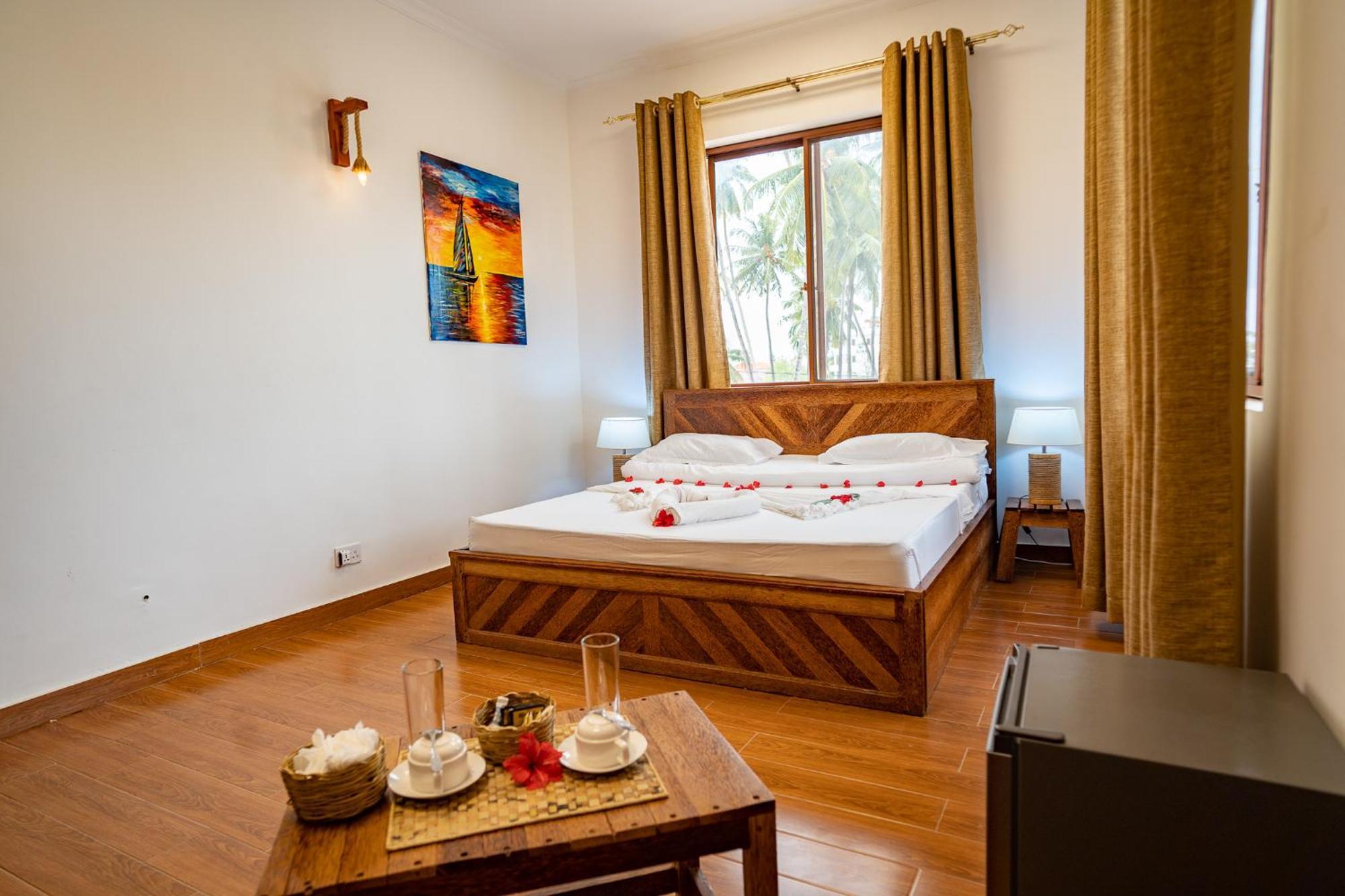 Aurora Beach Hotel Нунгві Екстер'єр фото