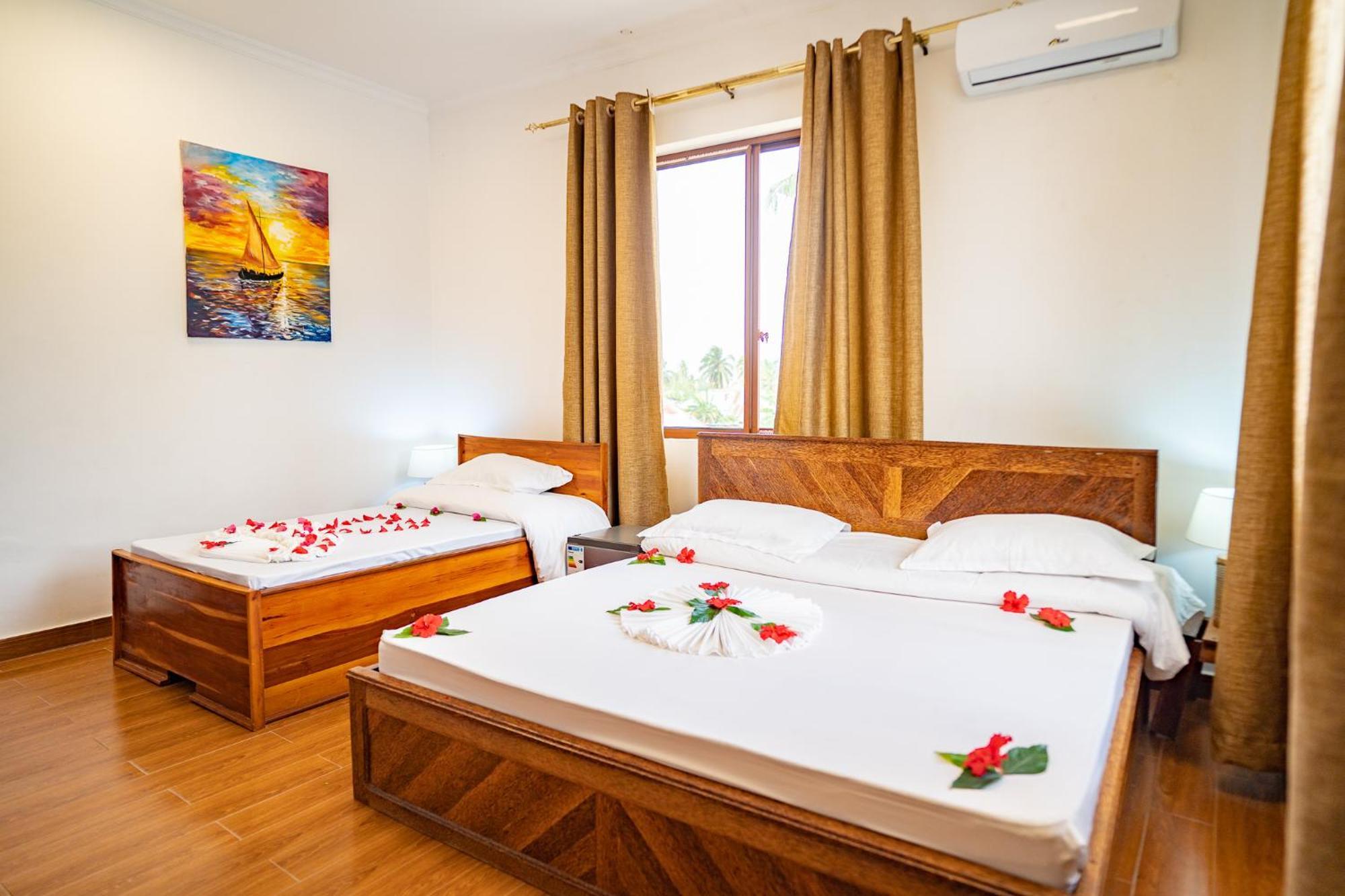 Aurora Beach Hotel Нунгві Екстер'єр фото